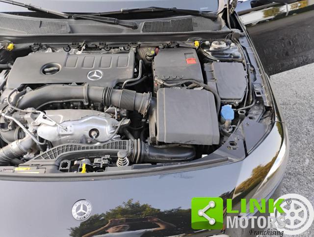 MERCEDES-BENZ A 220 Premium AMG
