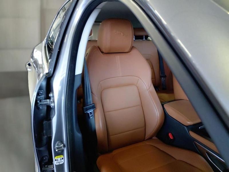 JAGUAR F-PACE 3.0D D300 MHEV R-DYNAMIC SE AUTO 4WD SUV
