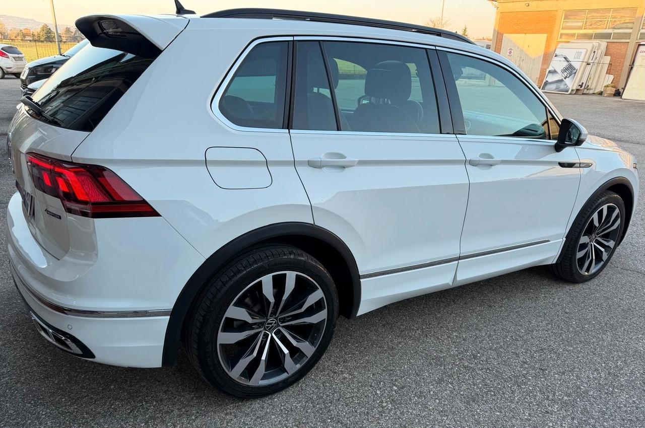 Volkswagen Tiguan 2.0 TDI 200 CV SCR DSG 4MOTION R-Line TETTO APRIBILE E GANCIO TRAINO