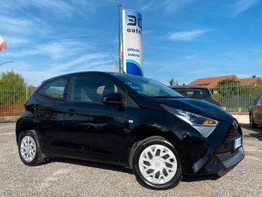 Toyota Aygo Connect 1.0 VVT-i 72 CV 5 porte x-wave