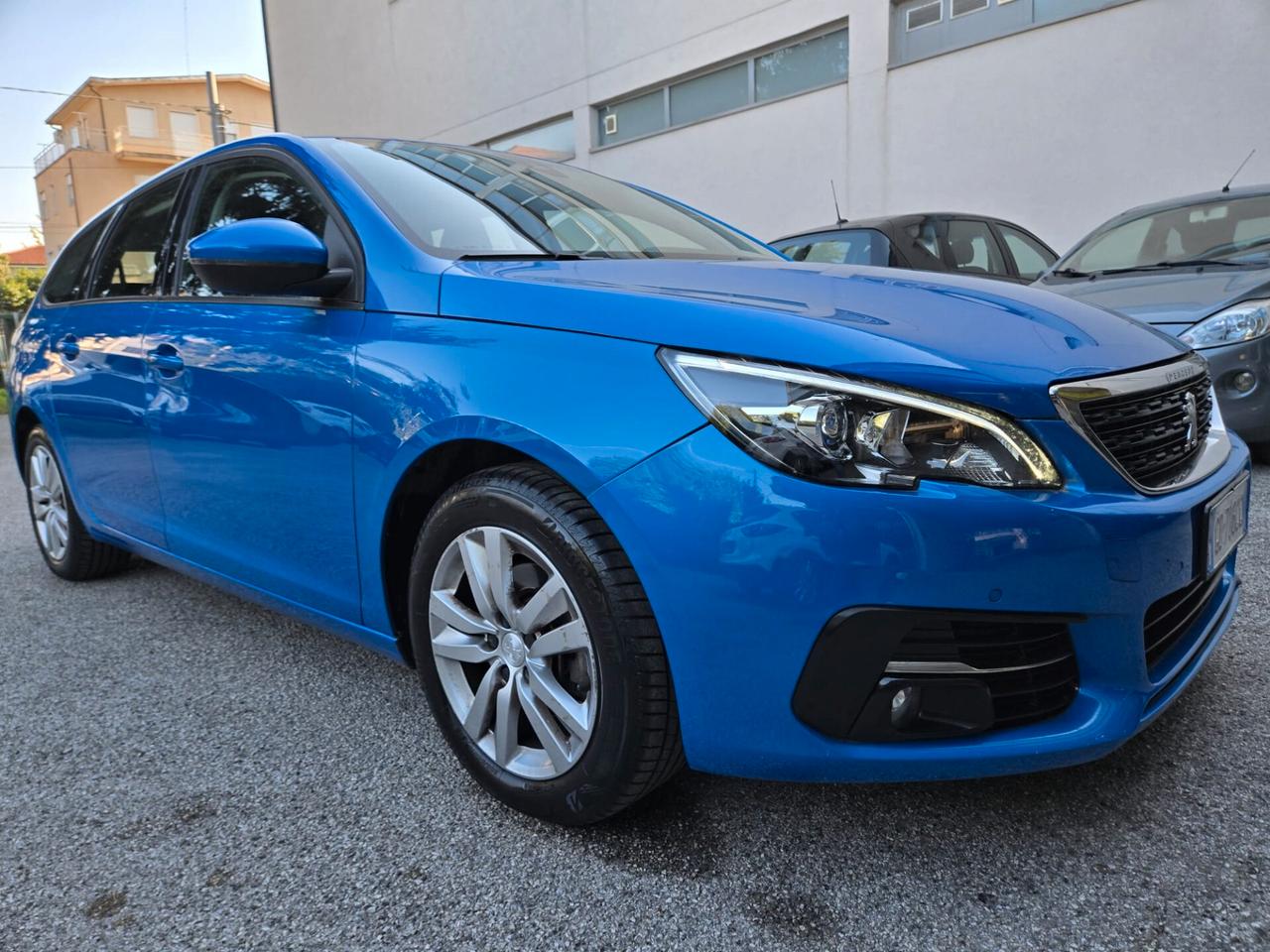 Peugeot 308 BlueHDi 130 S&S SW Allure