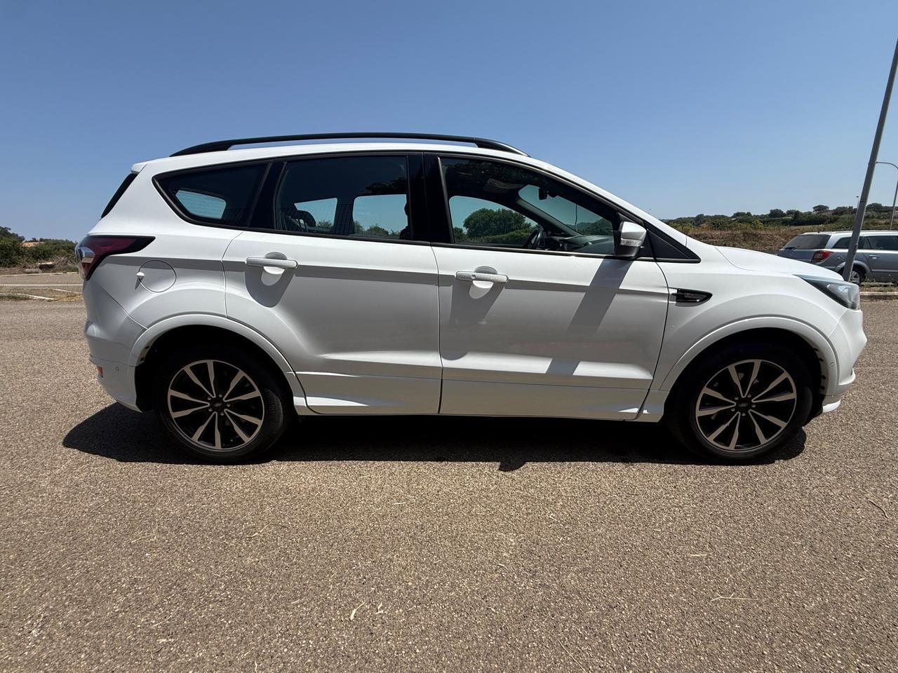 Ford Kuga 1.5 TDCI 120 CV S&S 2WD ST-Line