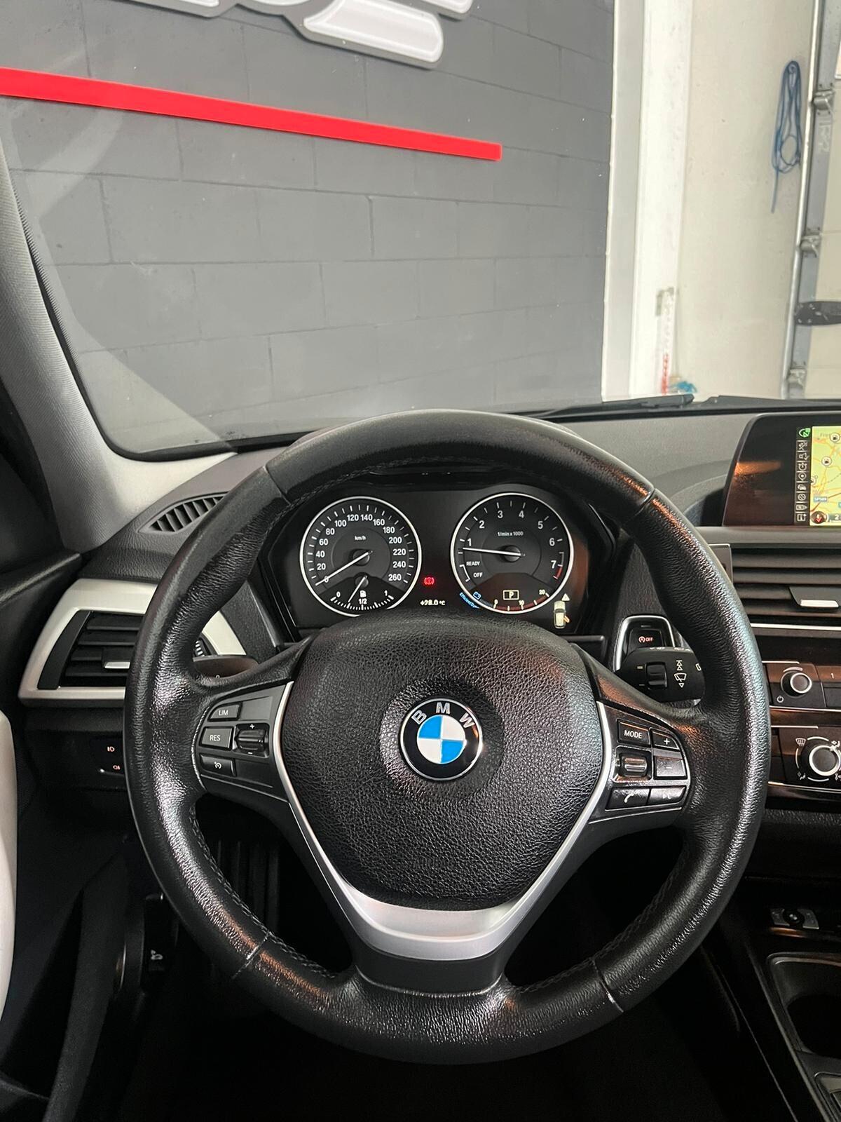 Bmw 120 120i 5p. Advantage