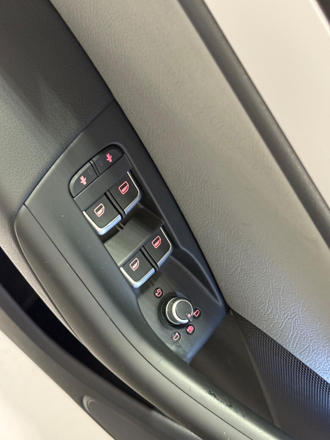 Audi Q3 2.0 tdi Sport PELLE! 90.000KM!