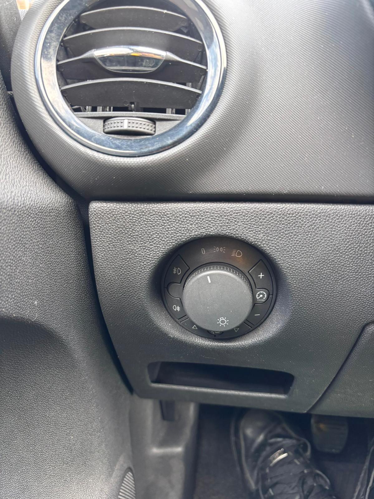 Opel Corsa 1.2i 16V cat 5 porte Club