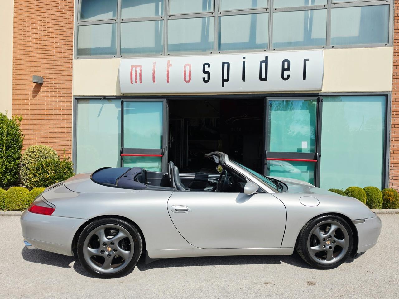Porsche 911 Carrera cat Cabriolet ASI con CRS Book Service