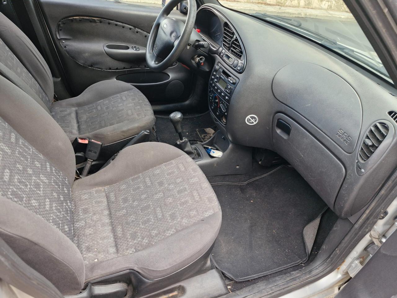 Ford Fiesta 1.2i 16V cat 5 porte Ghia