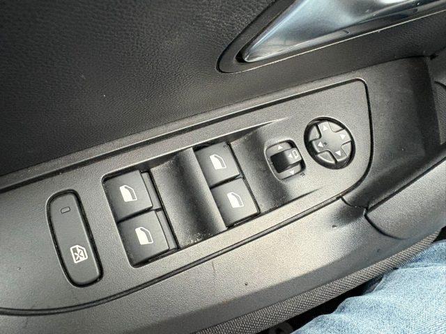 PEUGEOT 2008 BlueHDi 110 S&S Active Pack