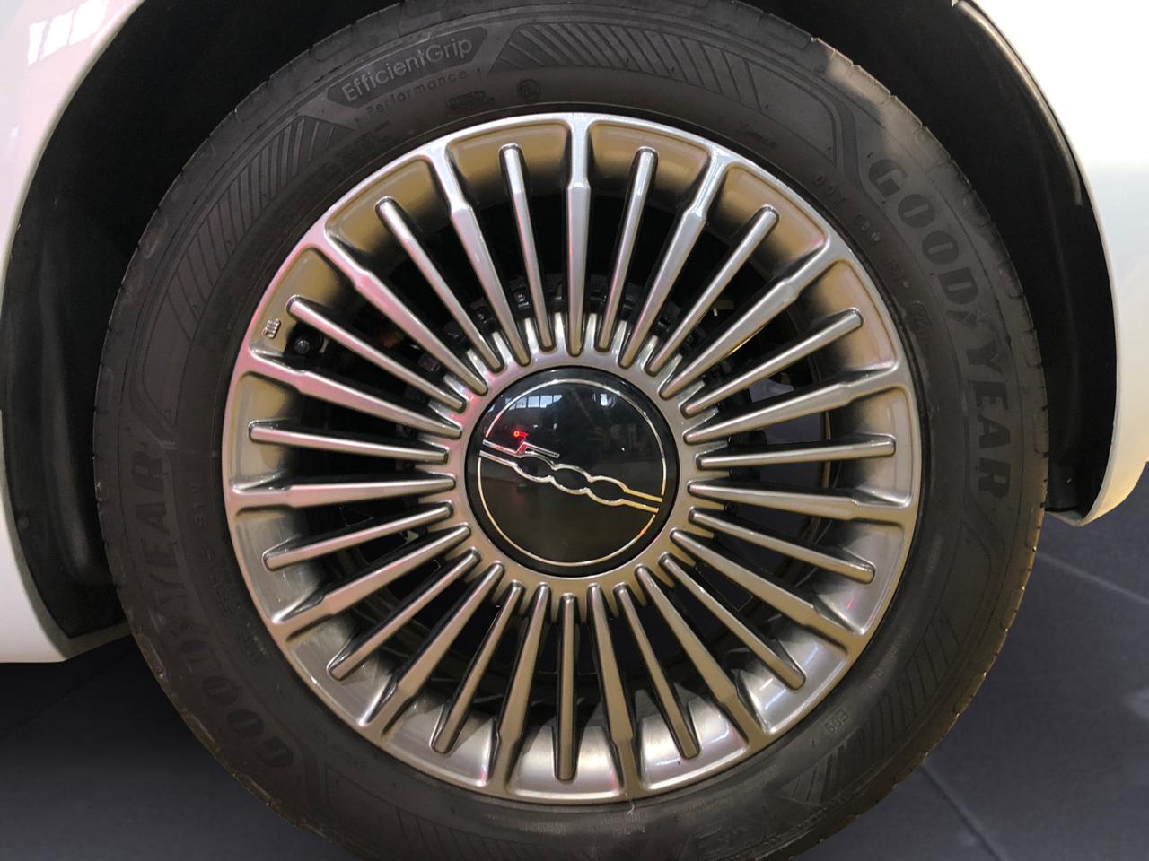 FIAT 500e 42 kWh La Prima