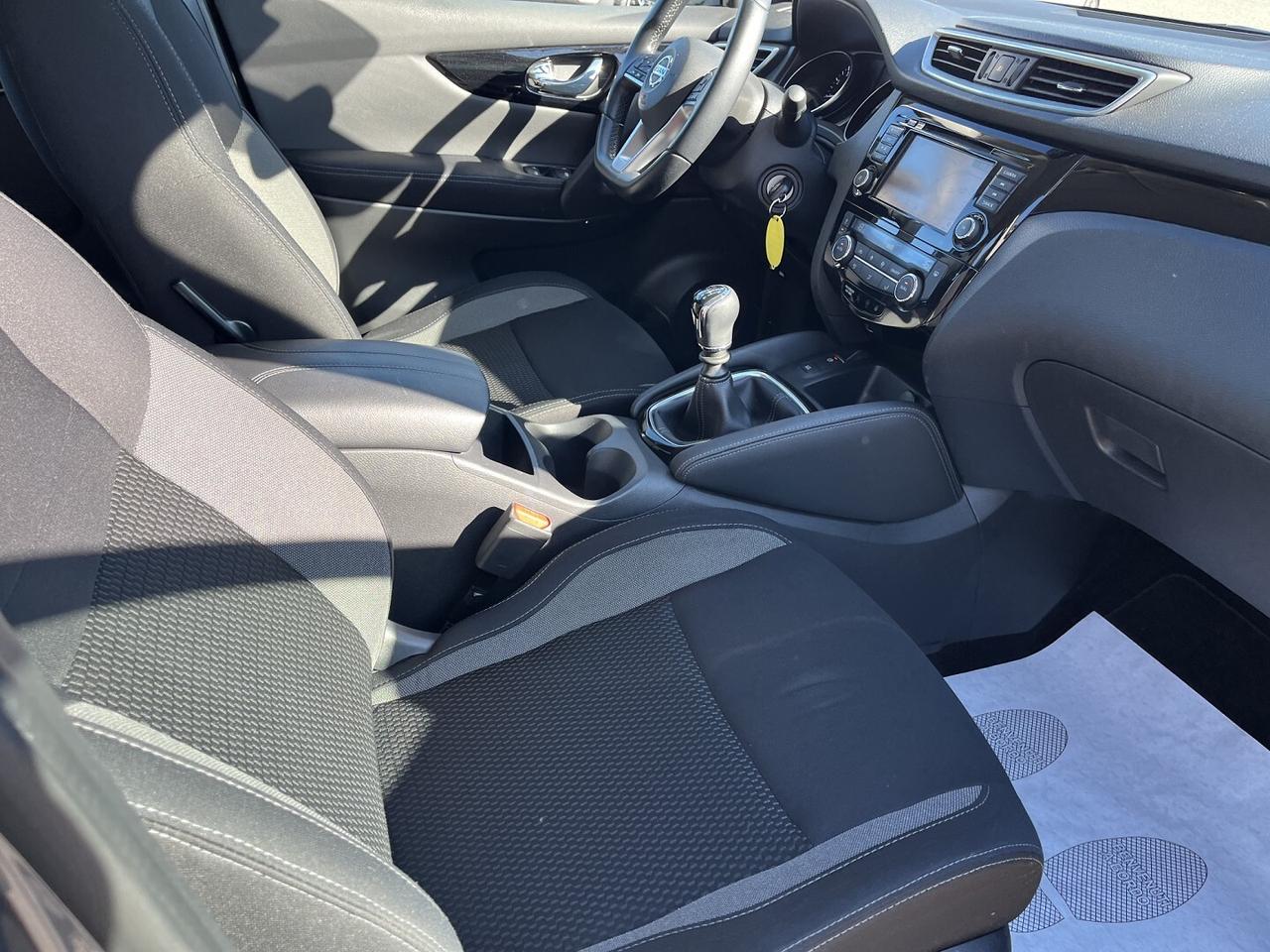 NISSAN QASHQAI 1300 DiG-T 140 cv Bussiness