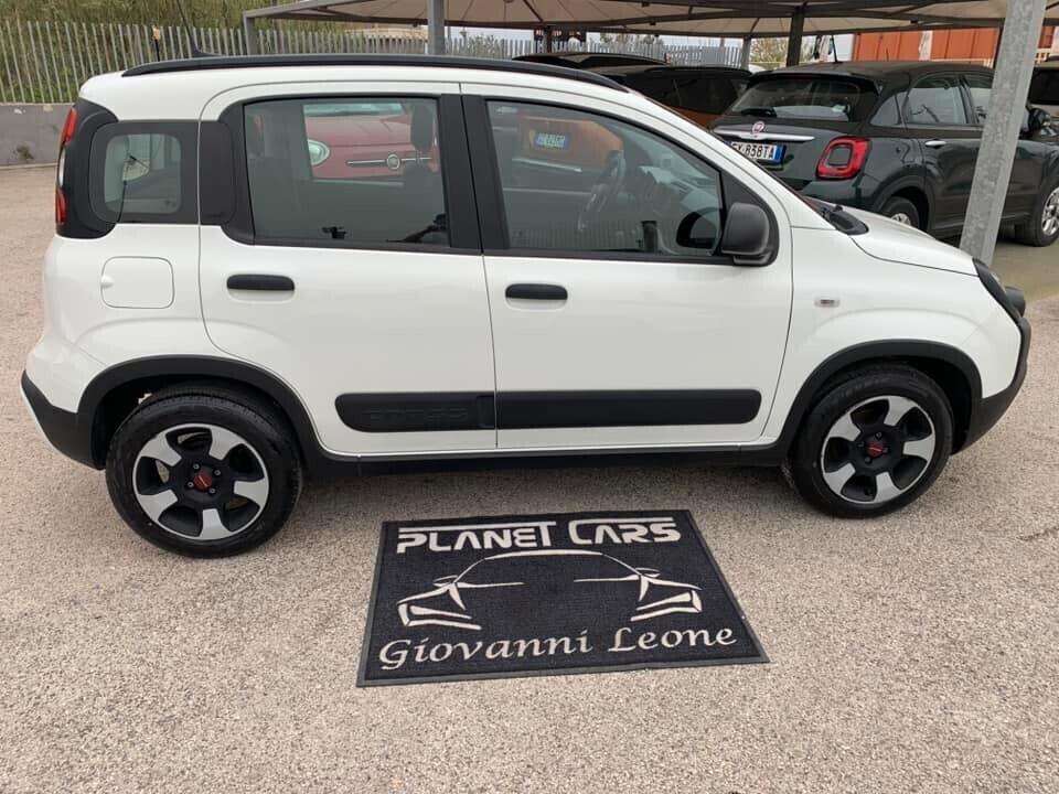 Fiat Panda 1.0 Hybrid City Cross full