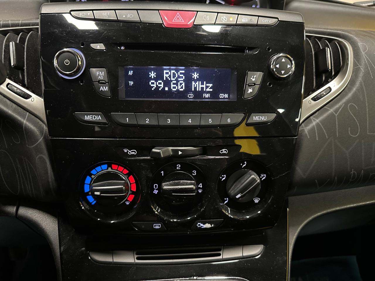 Lancia Ypsilon 1.2 69 CV 5 porte Gold