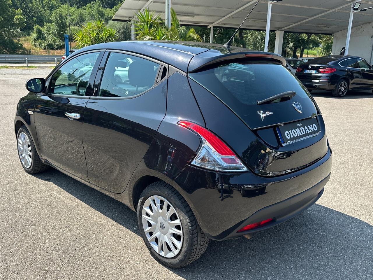 Lancia Ypsilon 1.2 69 CV 5 porte S&S Silver