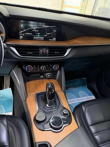 Alfa Romeo Stelvio Benzina 280Cv Tagliandi certificati