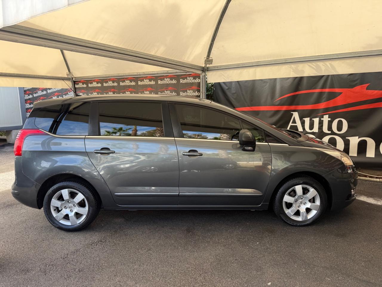 Peugeot 5008 1.6 HDi 112CV Posti 7 automatica