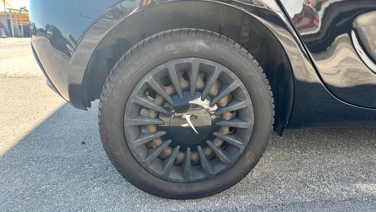 Lancia Ypsilon 1.2 69 CV 5 porte S&S Silver