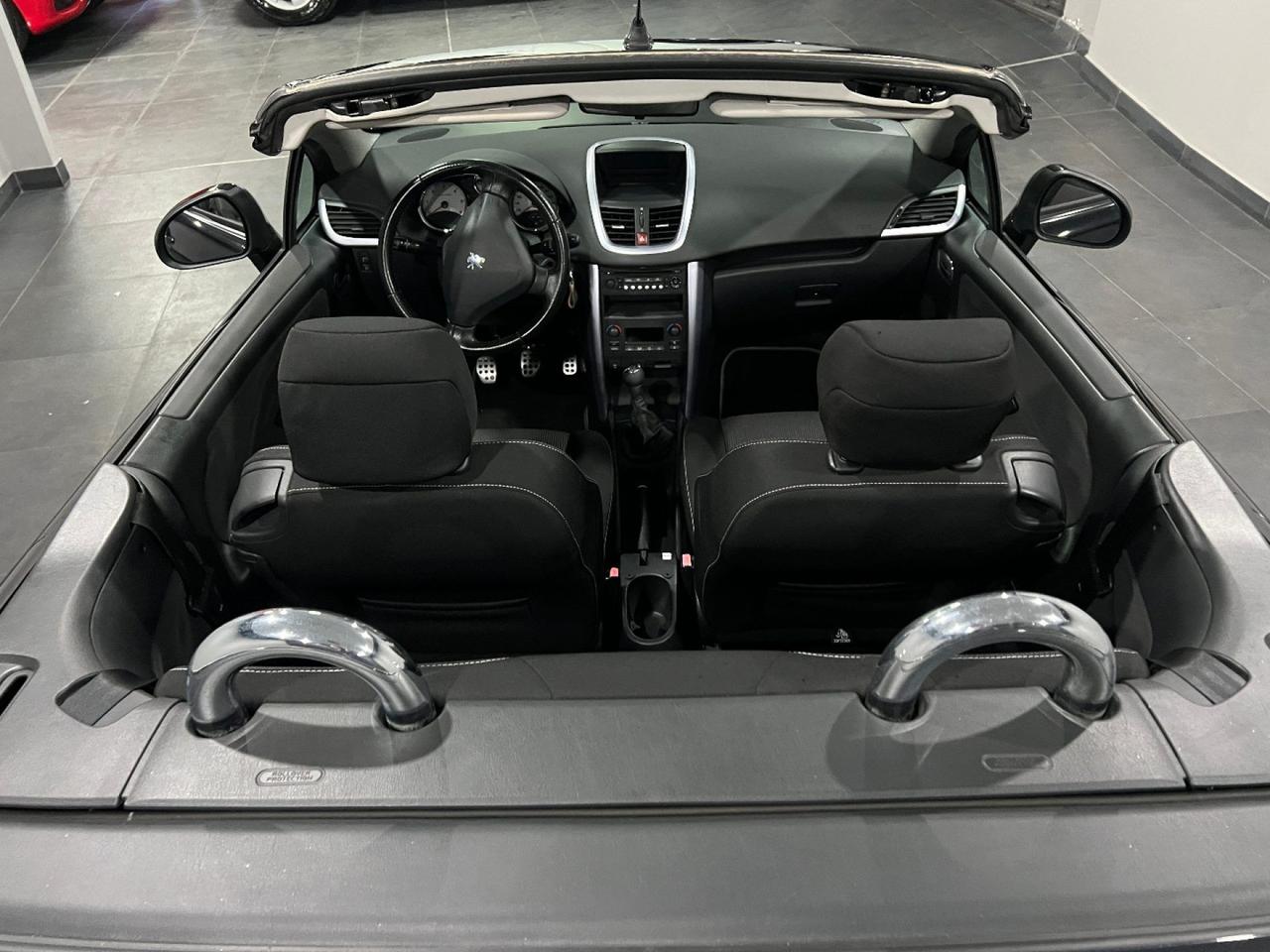Peugeot 207 1.6 HDi 110CV CC Féline