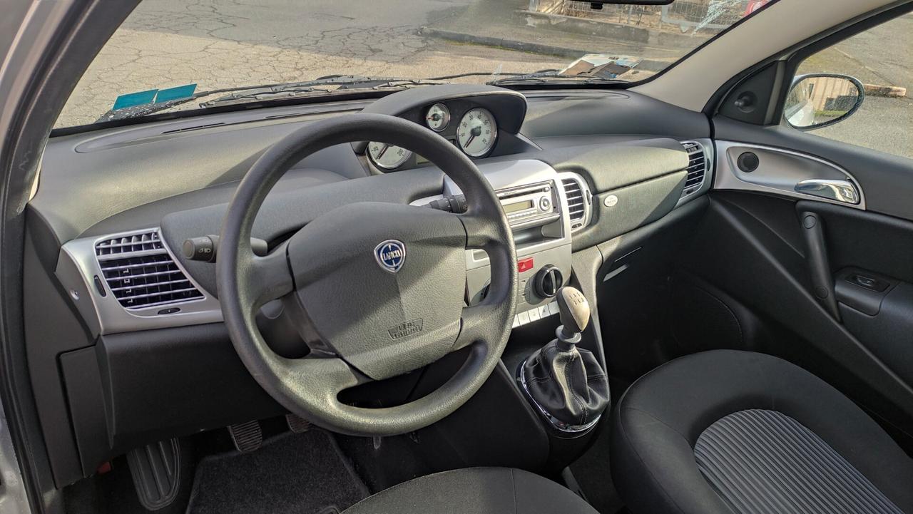 Lancia Ypsilon 1.2 soli 62000km NEOPATENTATI - 2009