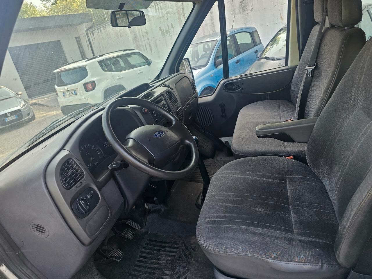 Ford Transit/Tourneo/Bus Transit 330 2.4 TD/120 cat PC Combi con pedana trasporto disabili 8 posti