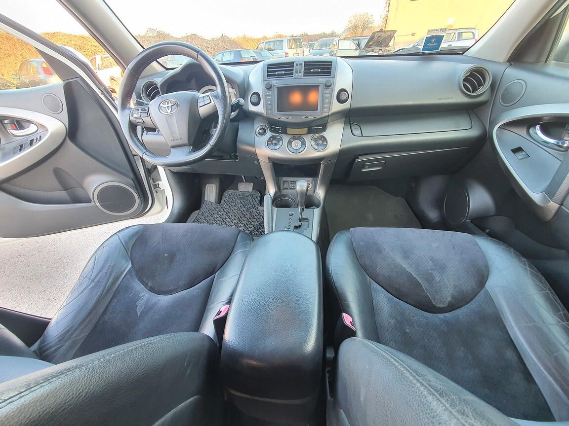 Toyota RAV4 2.2 D4D 150CV 4WD 5p. Luxury