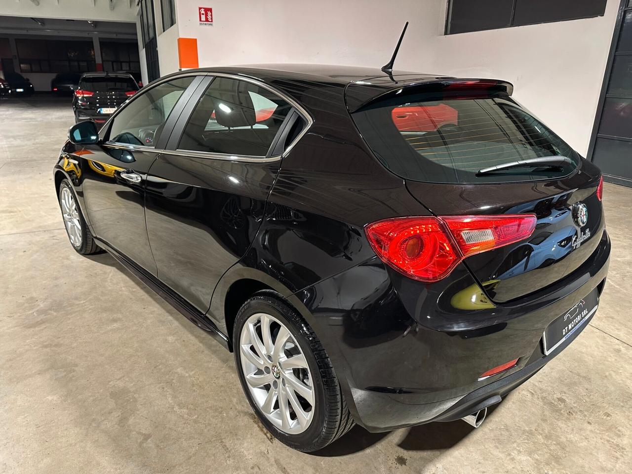 Alfa Romeo Giulietta 1.6 JTDm-2 NEOPATENTATI-PARI AL NUOVO