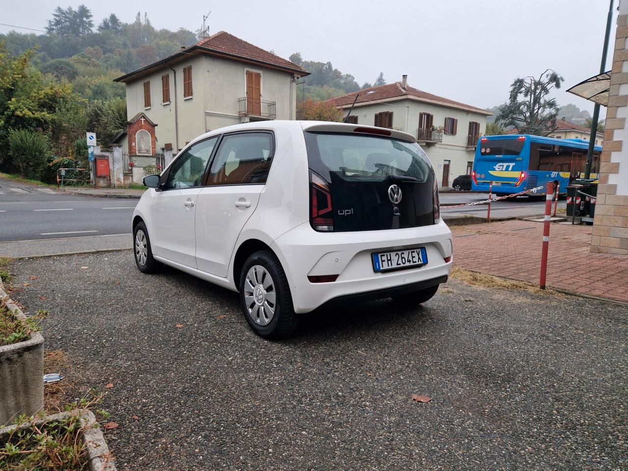 Volkswagen up! 1.0 60CV AUTOMATICA, 5 porte, Bluetooth, Sensori
