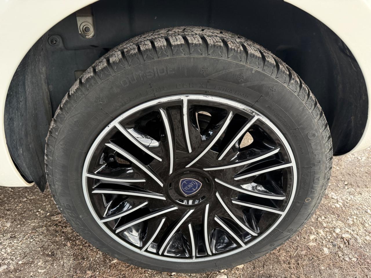 Lancia Ypsilon 1.0 FireFly 5 porte S&S Hybrid Ecochic Gold