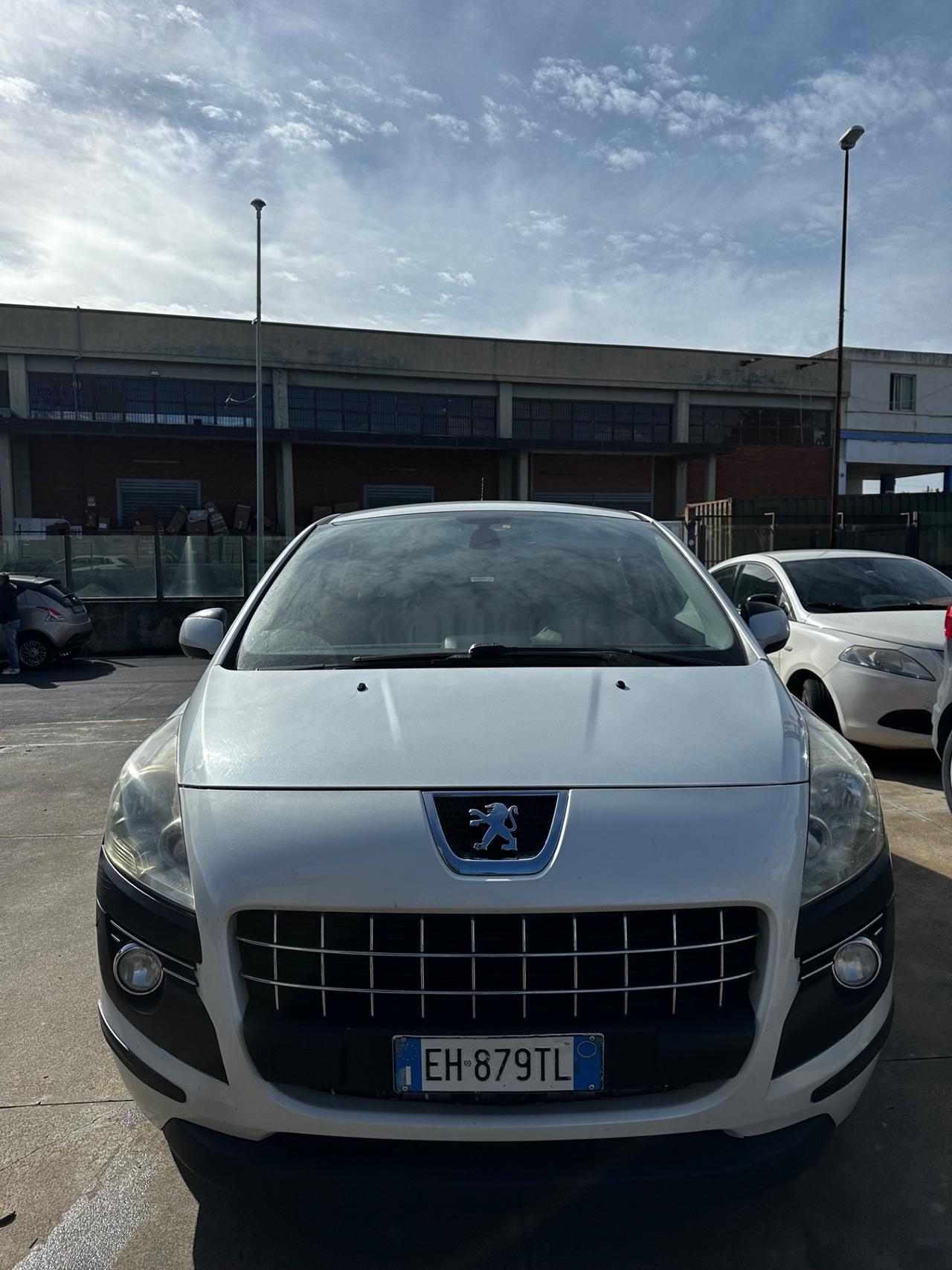 Peugeot 3008 1.6 e-HDi 112CV cambio robotizzato S.&S. Business