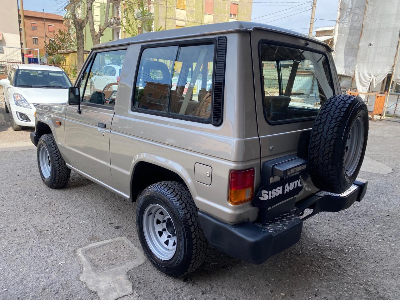 Mitsubishi Pajero 2.5 TDI Metal-top NEOPATENTATI!!!