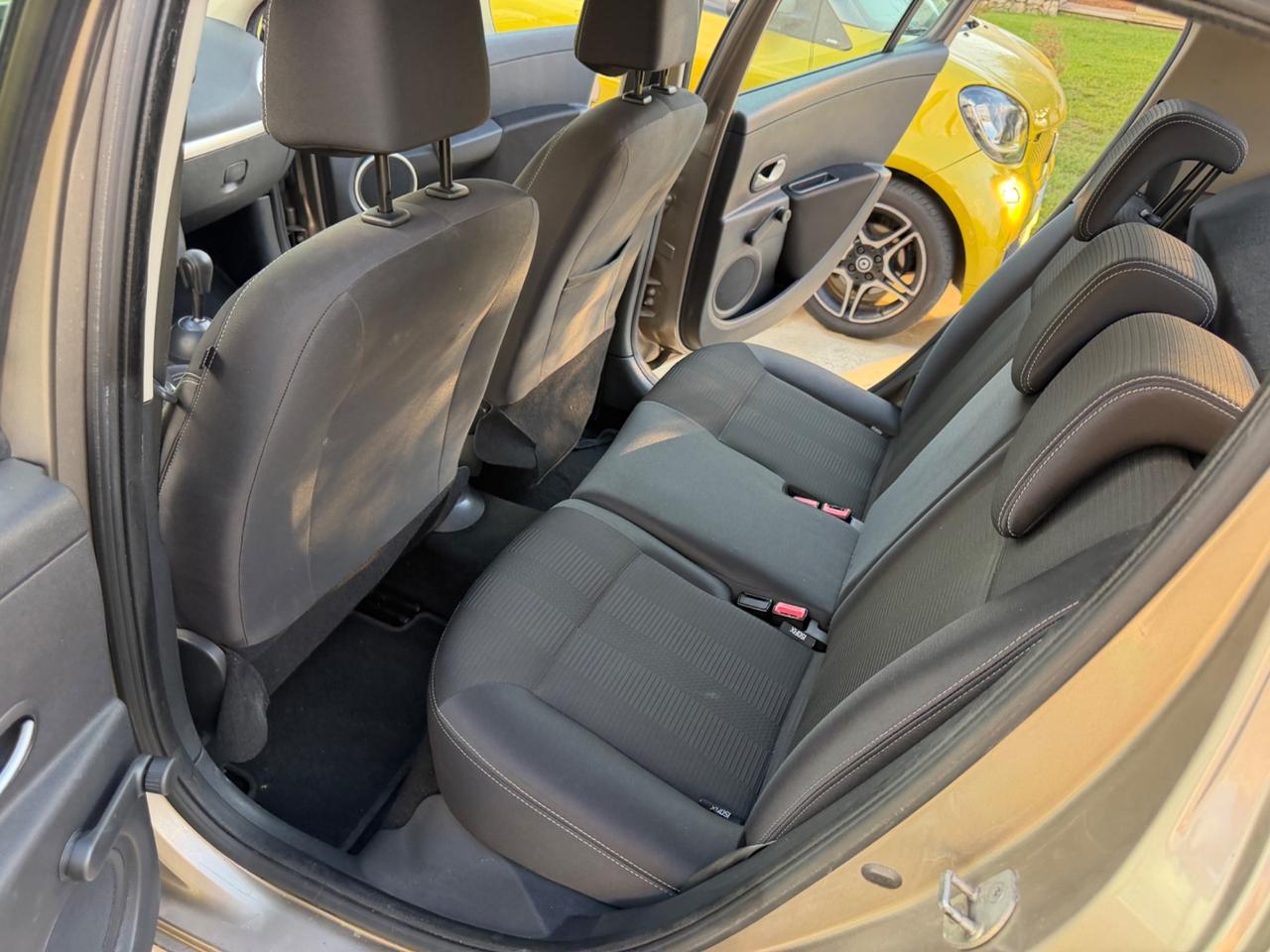 Renault Clio 1.2 16V 5 porte Dynamique