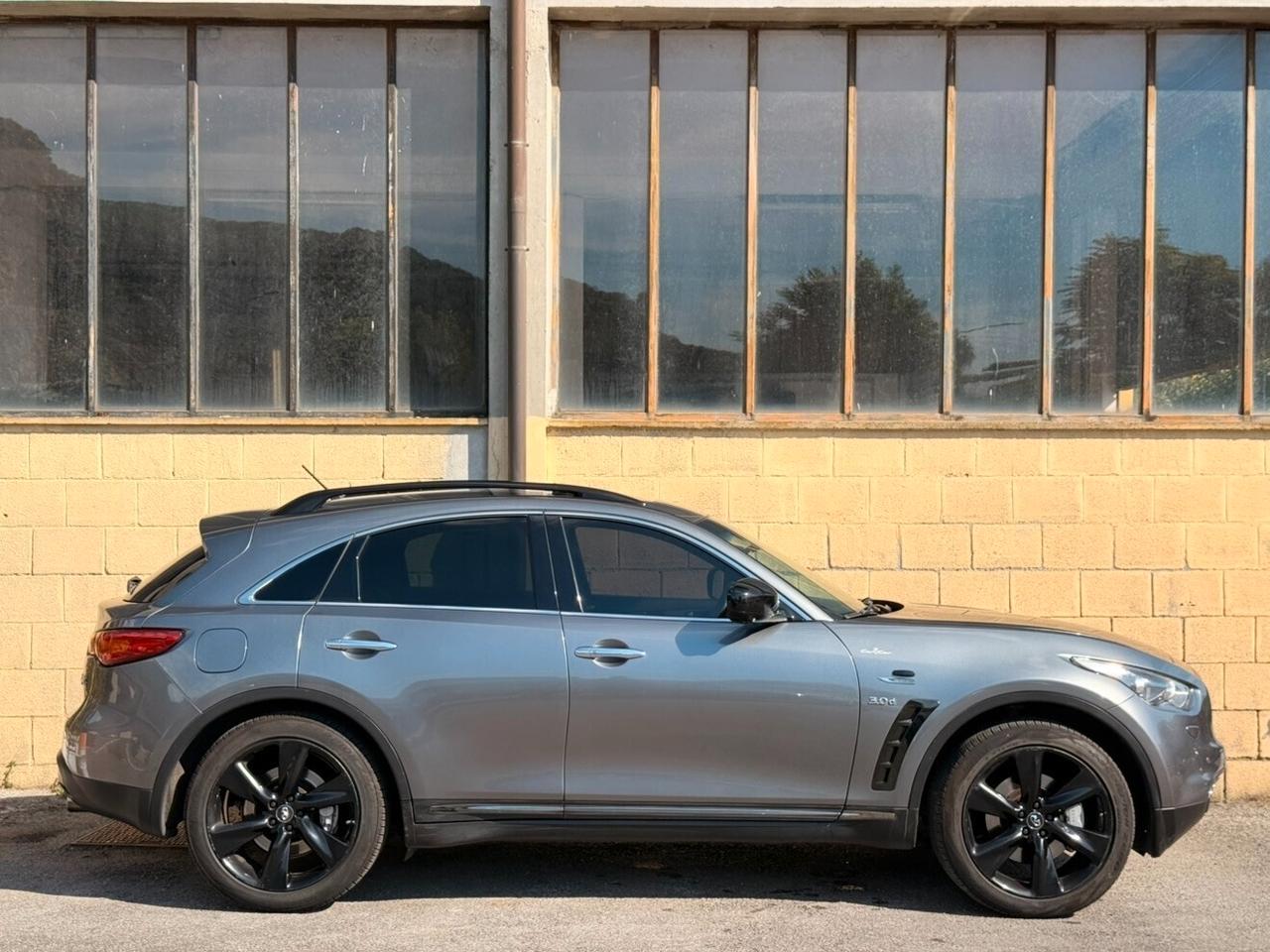 Infiniti QX70 3.0 diesel V6 AT Ultimate