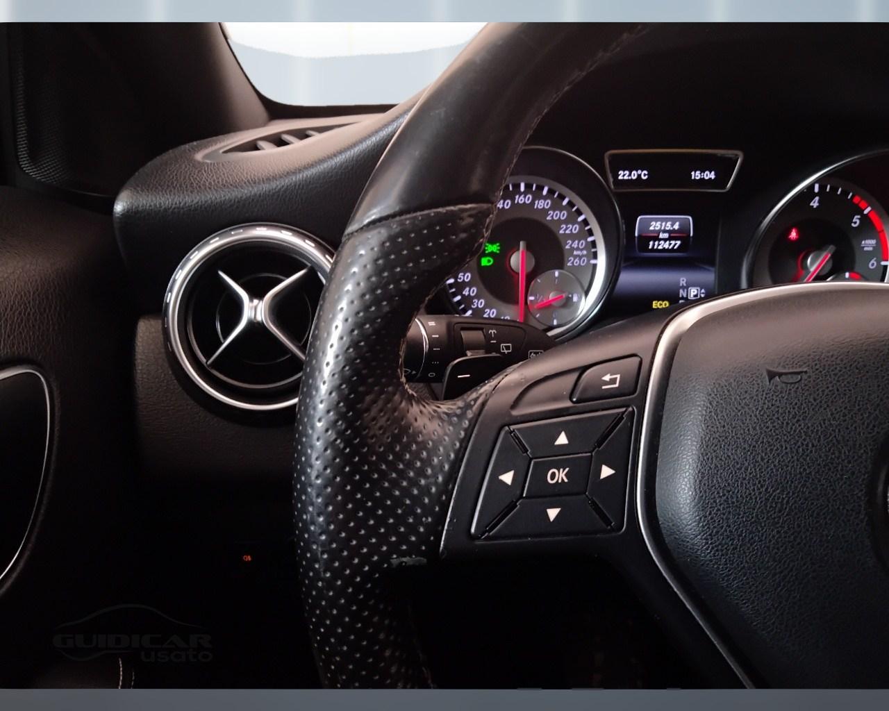 Mercedes-Benz GLA-X156 2014 - GLA 220 d (cdi) Sport 4matic 170cv auto