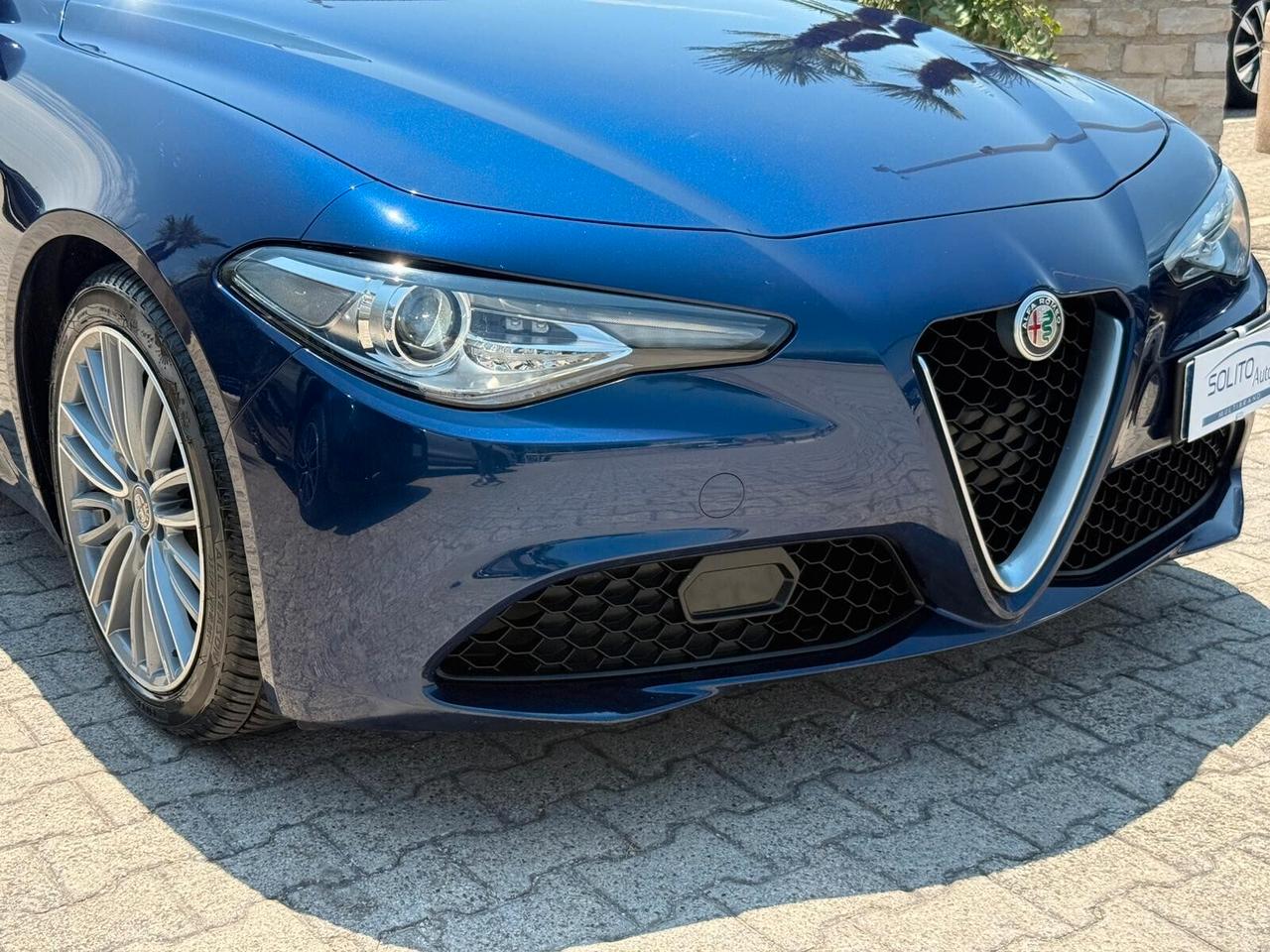 Alfa Giulia 2.2 160 CV AT8 Super Manuale Blu Monte Carlo