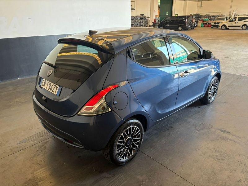 Lancia Ypsilon Ypsilon 1.0 FireFly 5 porte S&S Hybrid Platino