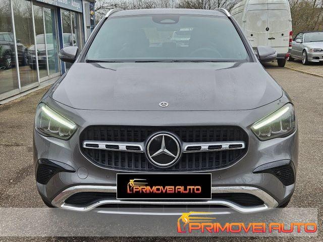 MERCEDES-BENZ GLA 200 Automatic Progressive