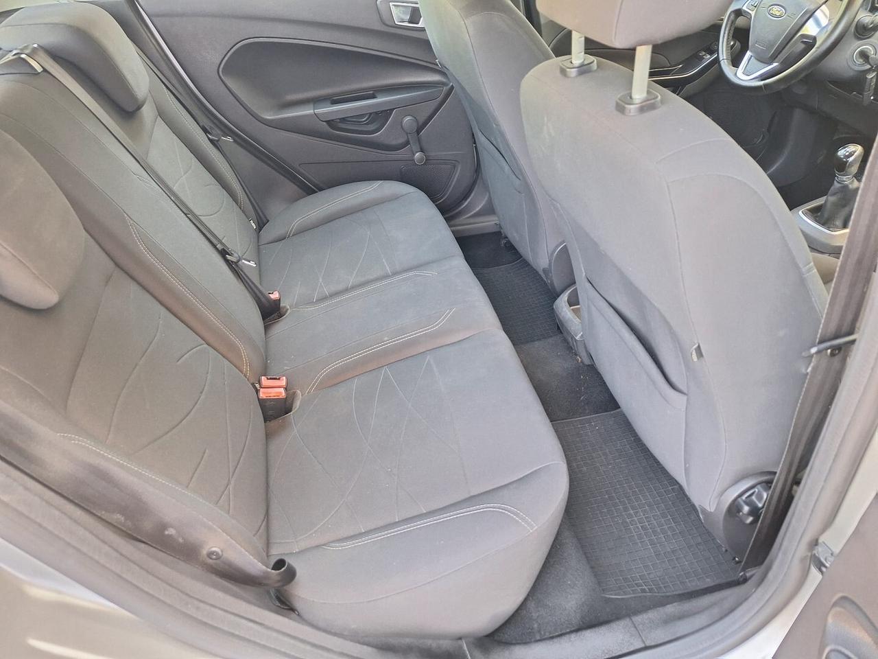 Ford fiesta 1.4 GPL 95cv.Distribuzione Ok