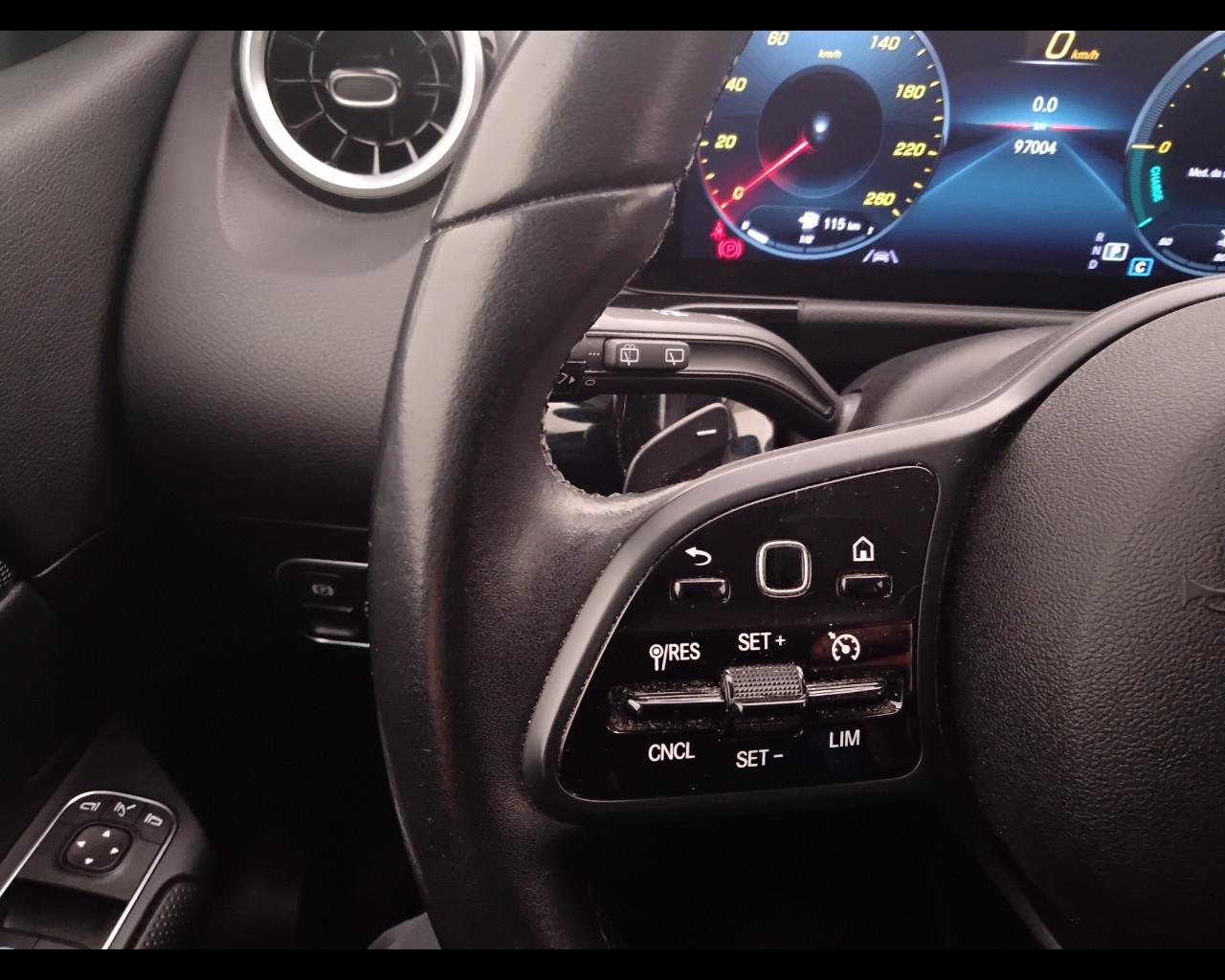 Mercedes-Benz Classe B - W247 2018 - B 180 d Sport auto