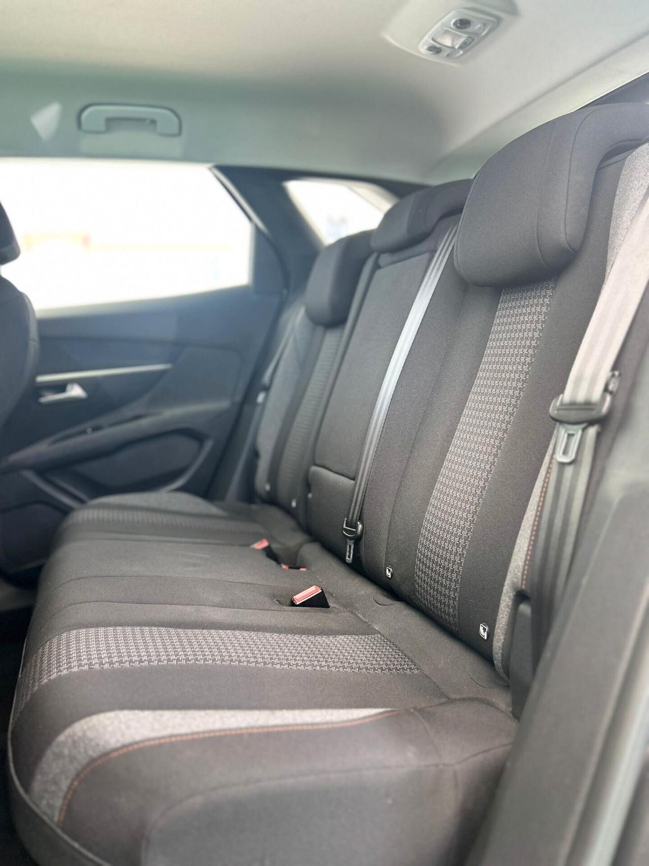 Peugeot 3008 BlueHDi 1.5 Diesel 130 cv S&S Active Business