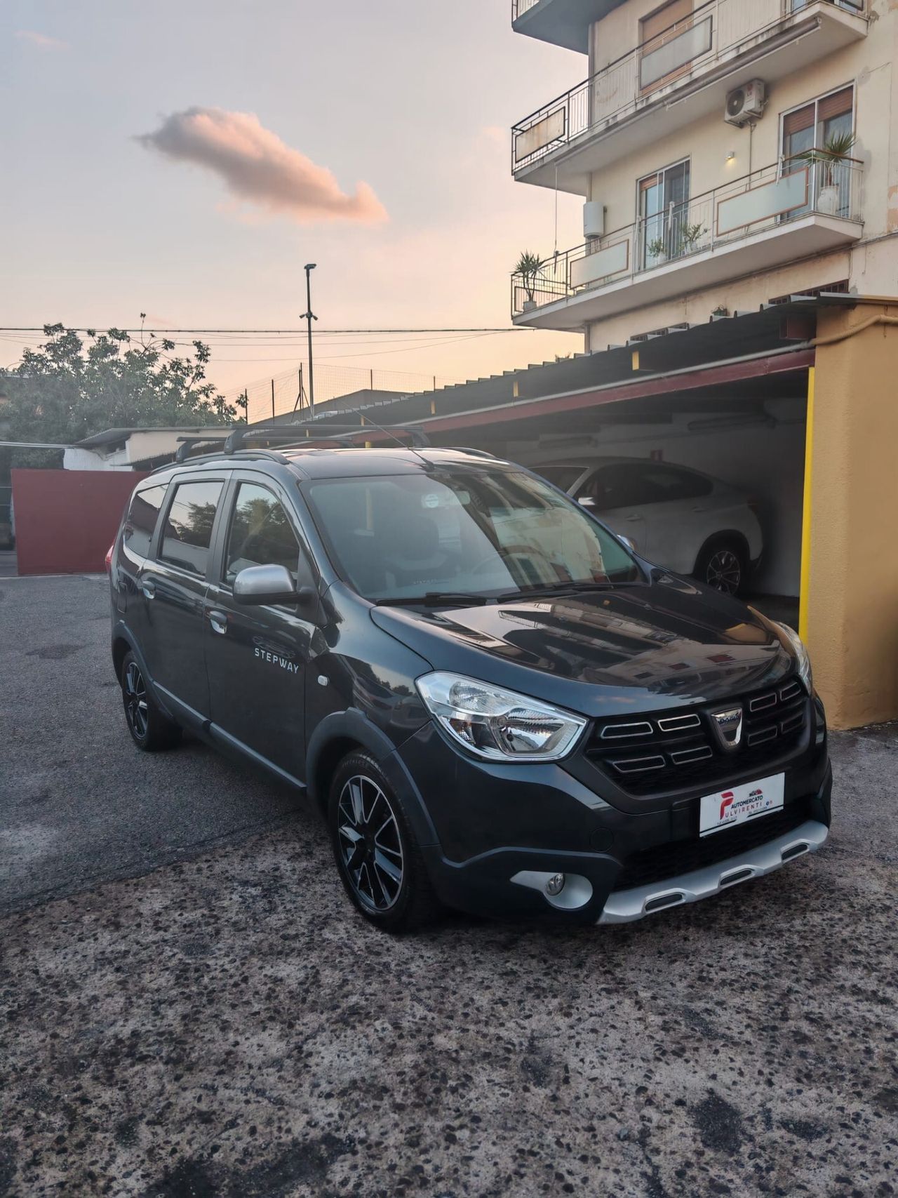 Dacia Lodgy 1.5 dCi 8V 110CV Start&Stop 7 posti Serie Speciale Wow