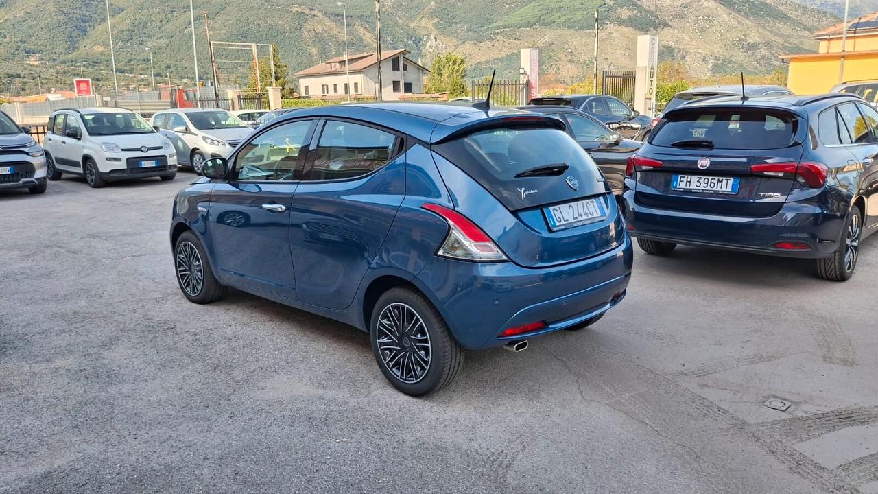 Lancia Ypsilon 1.0 FireFly 5 porte S&S Hybrid Gold
