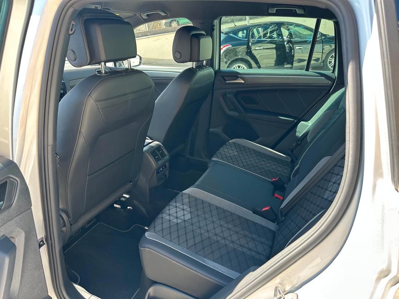 Volkswagen Tiguan 2.0 TDI 150 CV SCR DSG 4MOTION R-Line