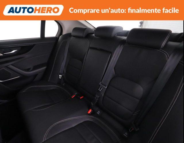 JAGUAR XE 2.0 D 204 CV aut. R-Dynamic Black