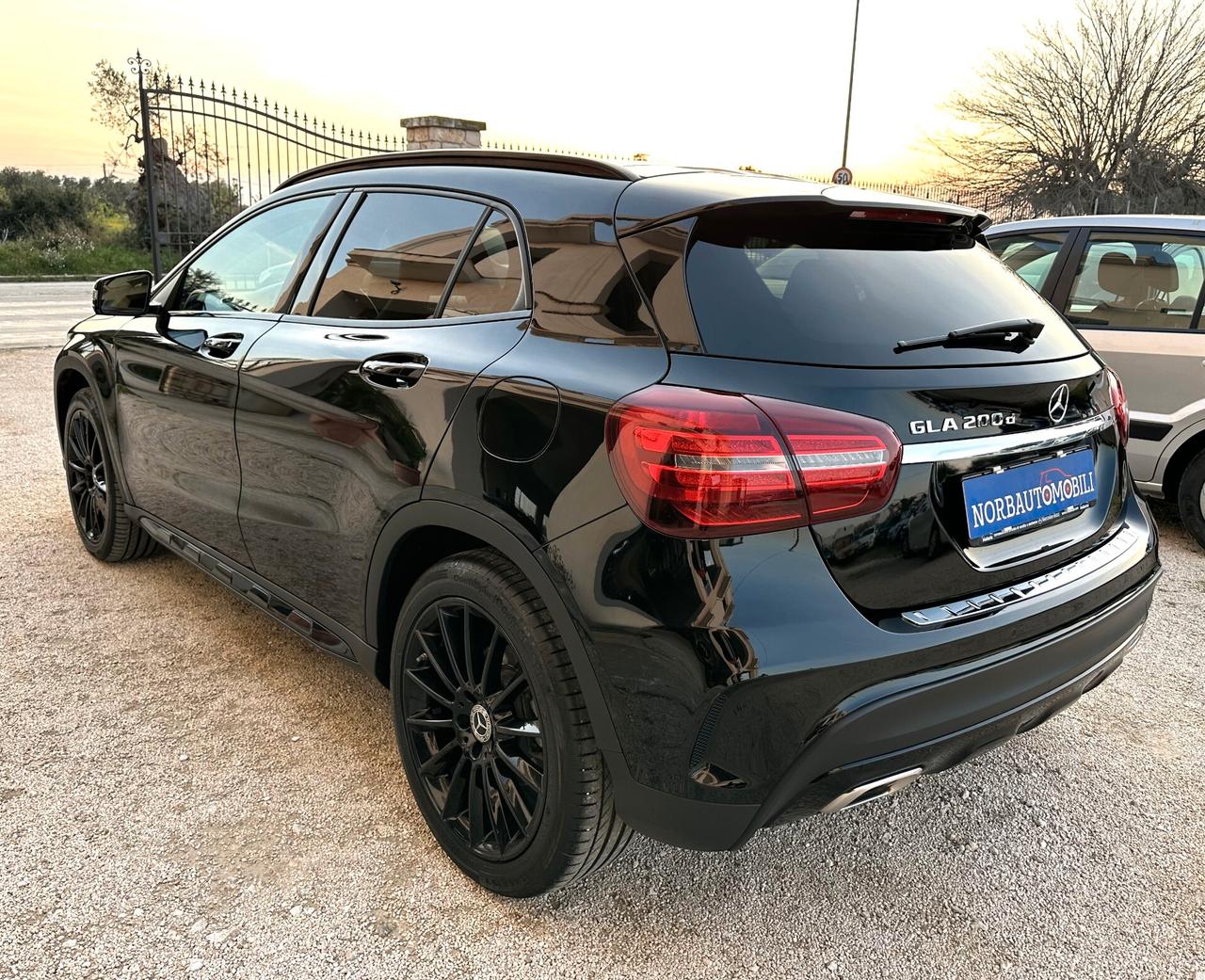 Mercedes-benz GLA 200d Night Edition 2019 Tetto