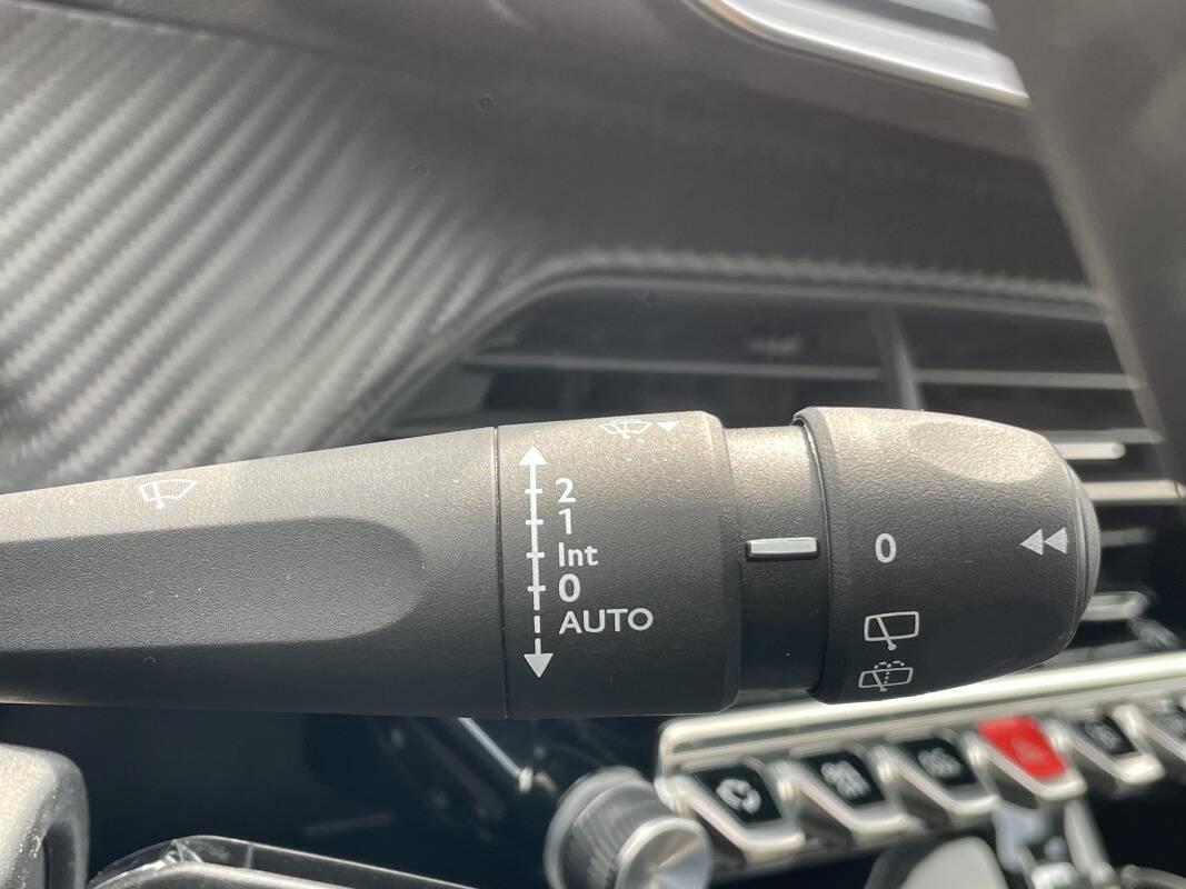 Peugeot 208 1.2 puretech Allure s&s 100cv con CarPlay