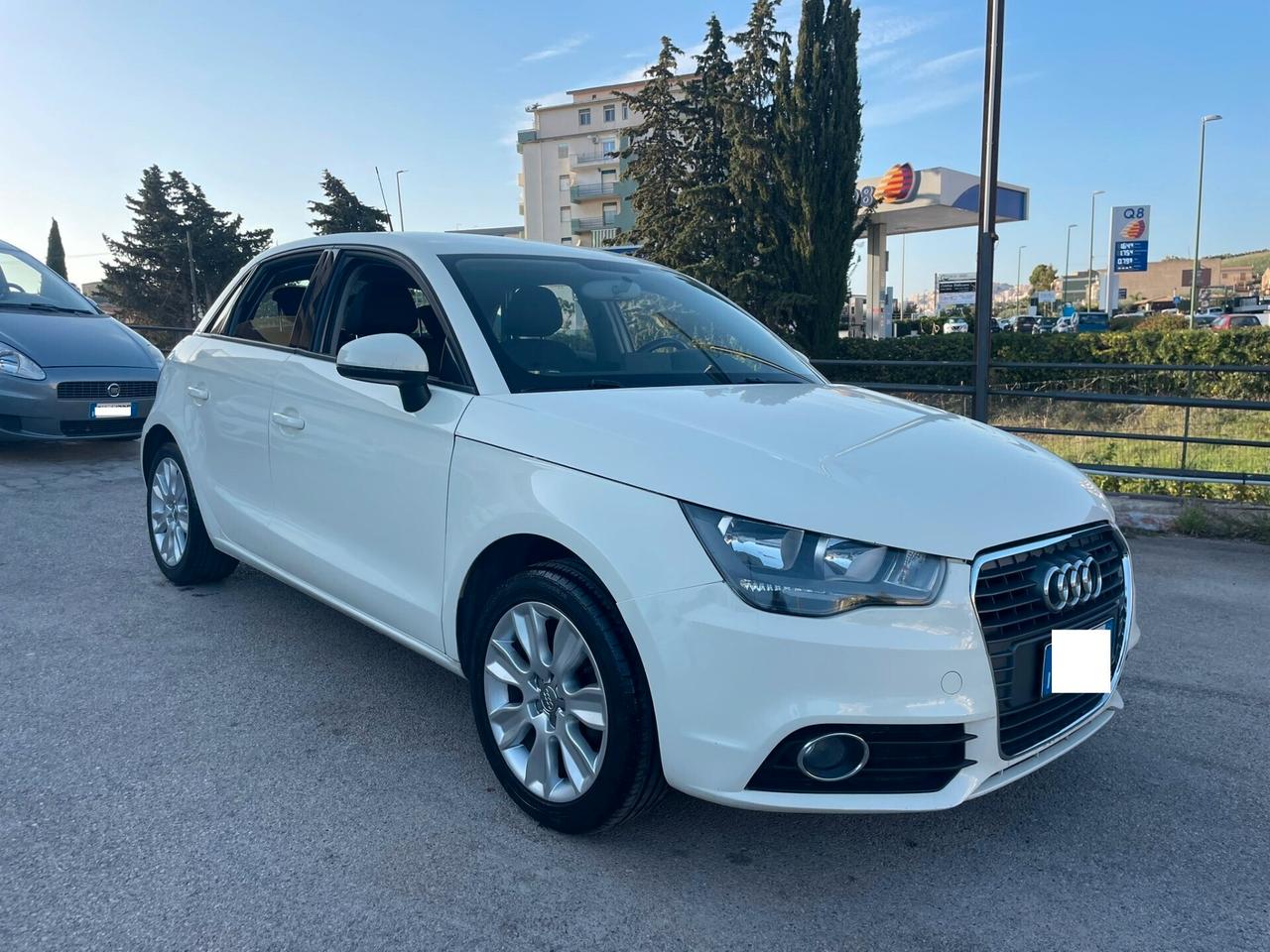 Audi A1 SPB 1.6 TDI Attraction 5P 90 cv