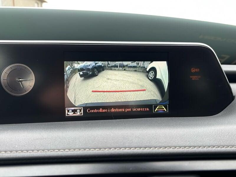 Lexus UX UX 250h 2.0 Business 2wd cvt