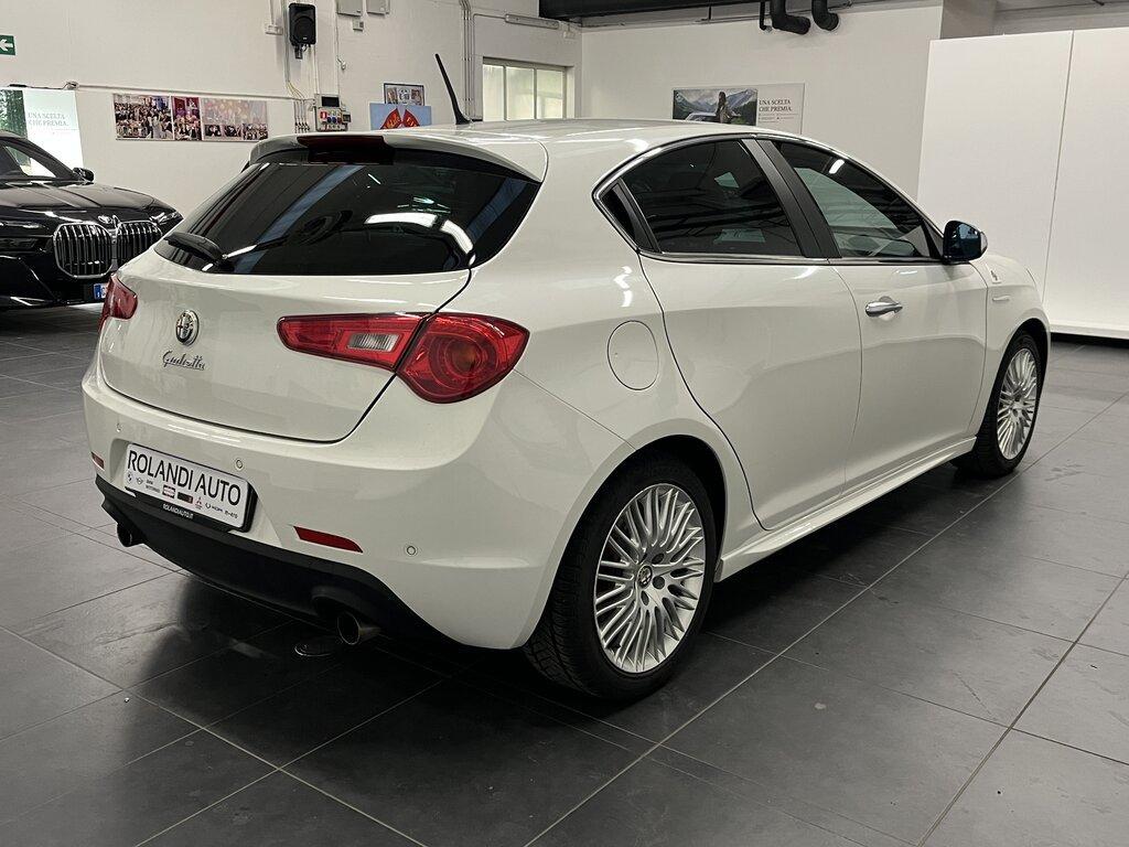 Alfa Romeo Giulia 2.2 Turbo Sprint AT8
