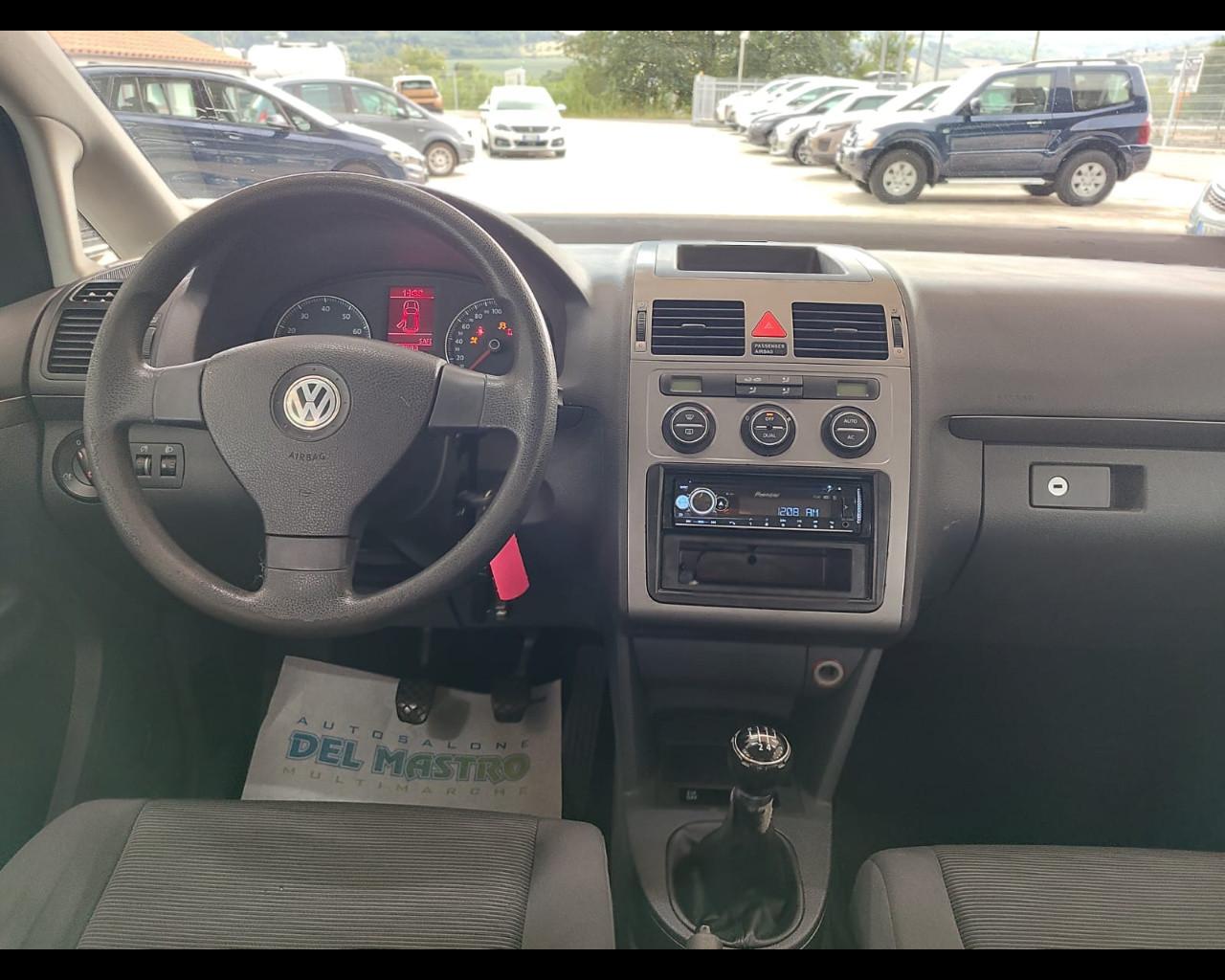 VOLKSWAGEN Touran 2.0 Trendline Ecofuel 7 Posti