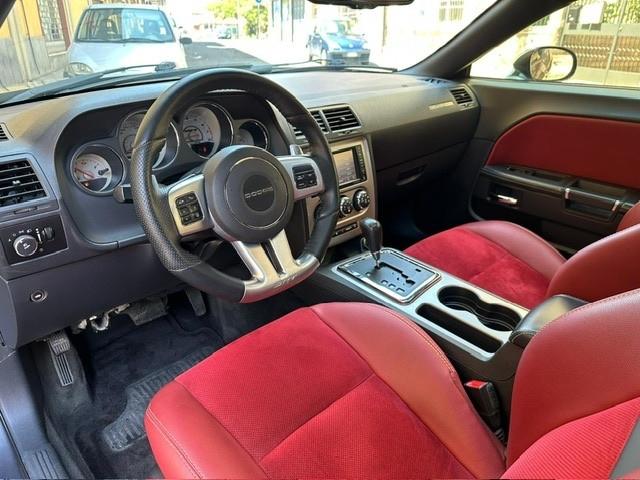 Dodge Challenger 6.4 v8 srt