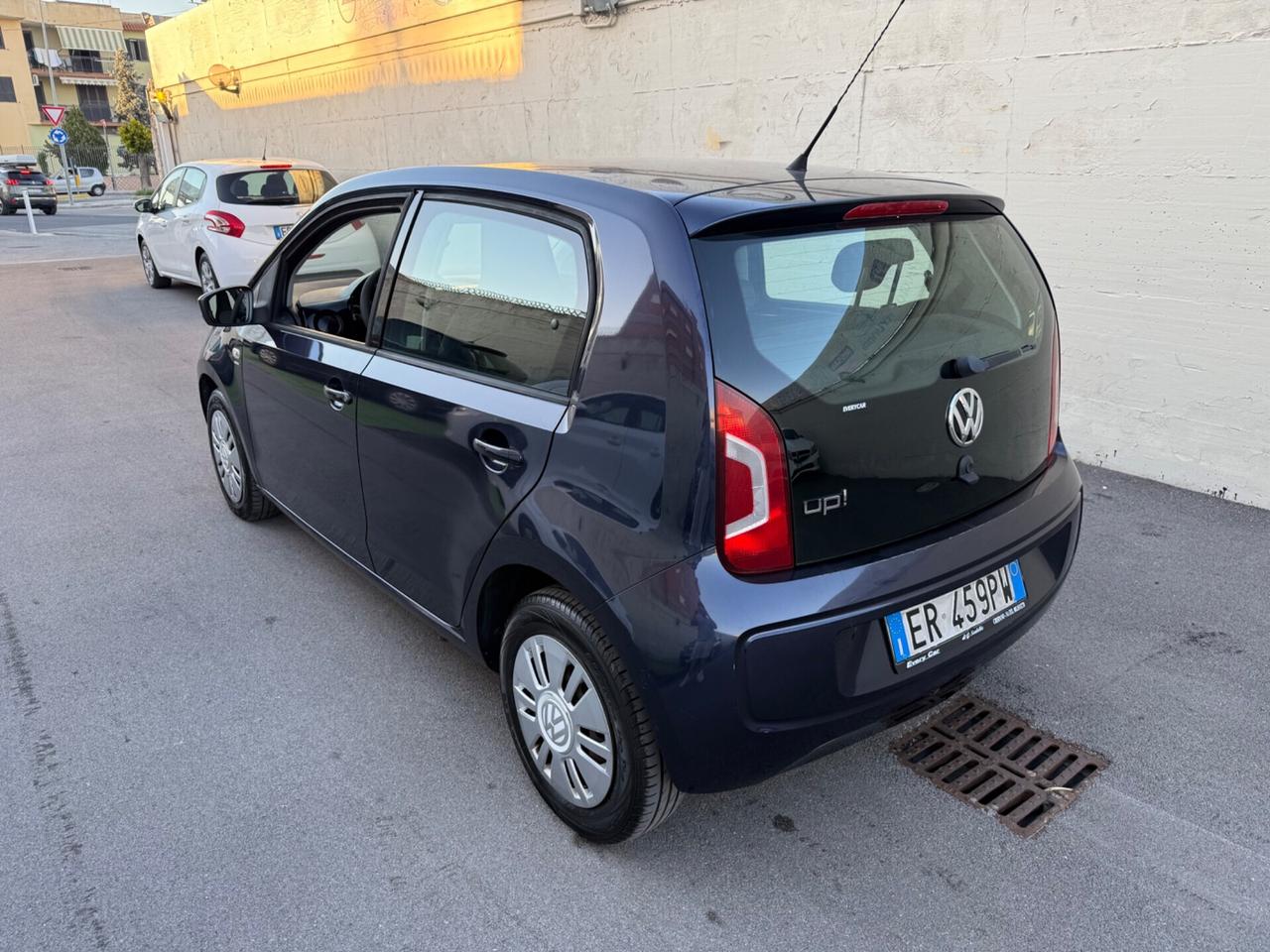 Volkswagen up! 1.0benzina - 2013